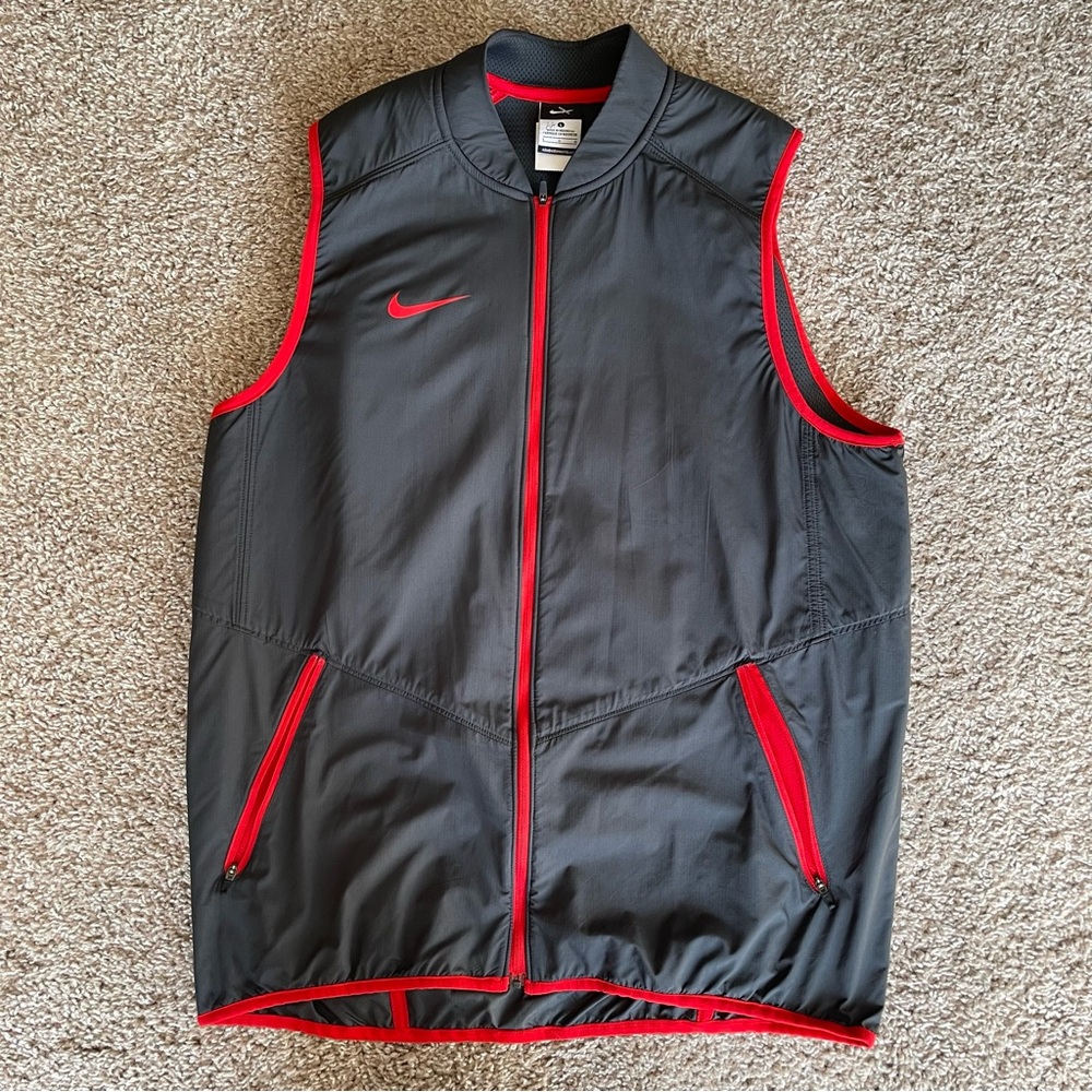 Like New Nike Therma Fit Victory Golf Vest.
